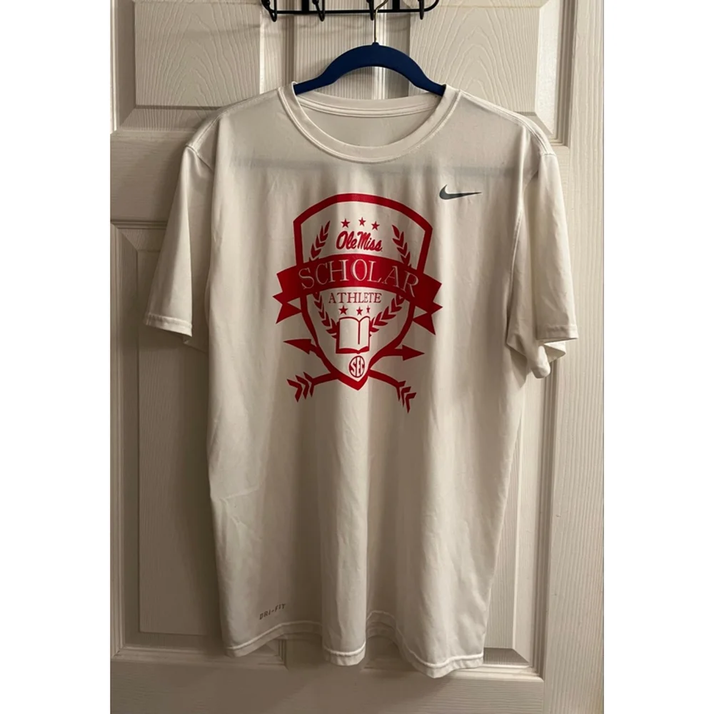 NIKE MEN’S OLE MISS 3.0 SCHOLAR TEE~ LG